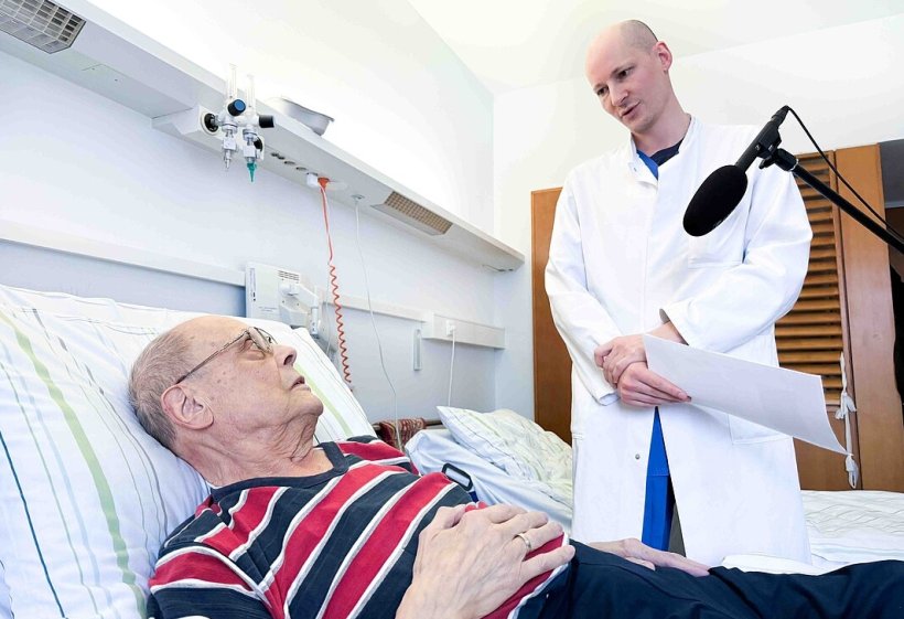 Patient Horst S. und Studienleiter PD Dr. Felix Hohendanner