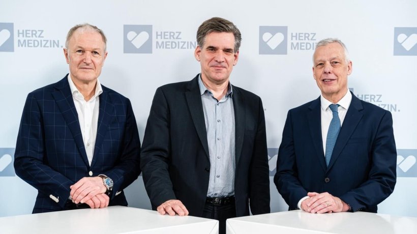 Von links: Prof. Dr. Volkmar Falk, Direktor der Klinik für Herz-, Thorax- und...
