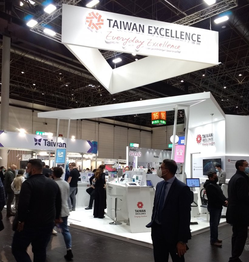 The Taiwan Excellence stand at Medica 2021 again drew many visitors with...